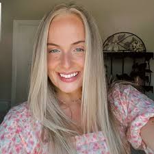 Paige Burgess's Instagram, Twitter & Facebook