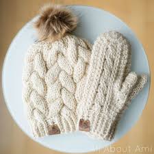 Example of the aran braid cable stitch. Prem Knits Beanies All About Ami