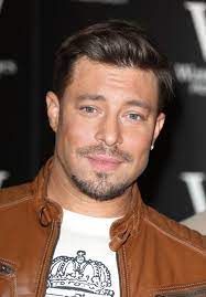 The king of scotland should be a figurehead of order and orderliness, and duncan is the epitome, or supreme example, of this. Blue S Duncan James Opens Up About Rare Condition That Almost Left Him In Wheelchair Mirror Online