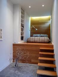 Ruang kamar tidur sempit dengan dinding cermin menyiasati ruang sempit kota ayodhya di tangerang karya teddykoo (sumber: Desain Kamar Tidur Sempit Minimalis Sederhana Windownesia Jual Jendela Aluminium Dan Jendela Upvc
