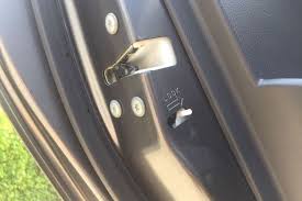 Temukan cara penggunaan, pemutakhiran, perawatan dan troubleshoot produk lg anda. Aktifkan Child Safety Lock Biar Si Kecil Tak Bisa Buka Pintu Mobil