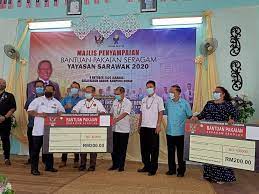 Beragam sektor penggerak ekonomi meliputi sektor komunikasi, sektor listrik, air dan gas, sektor perbankan, sektor industri dan alih kapal, sektor perdagangan dan jasa merupakan nadi perekonomian kota batam yang tidak hanya merupakan konsumsi masyarakat batam dan indonesia tetapi juga merupakan komoditas ekspor untuk negara lain. Sektor Pendidikan Sentiasa Diutamakan Di Negeri Sarawak Sarawak News Network