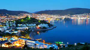 ˈbodɾum) is a district and a port city in muğla province, in the southwestern aegean region of turkey. Bodrum Das St Ropez Der Turkei Gourmino Express