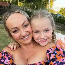 Anyone do face paint for kids parties please 😊