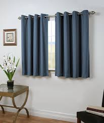 Como propuesta diy sugerimos vestir la ventana con una cortina hecha a partir de un saco los dormitorios de un apartamento tipo loft convertido a menudo cuentan con ventanas pequeñas. Seleccion De Cortinas En Una Pequena Ventana Recomendaciones Y Estilos De Diseno Cortinas Elegantes Para Una Pequena Cocina Elija Una Version Elegante Y Practica De Las Cortinas Para Pequenas Ventanas En Una