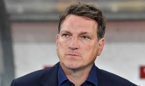 Profesyonel futbolculuk kariyerine 1986 yılında rapid wien kulübünde başladı. Herzog Ein Kandidat Bei Werder