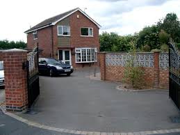 This property comprises of a large front area, two offices and 2x wc (one of which is a disabled wc). Loughborough Student Airport Secure Garage Outdoor Parking To Rent In Loughborough Leicestershire Preloved