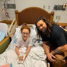 Emilia clarke stuns in this new concept design that sees her replacing amber heard as mera in aquaman 2. Jason Momoa Aquaman Darsteller Besucht Kranke Kinder Im Krankenhaus Der Spiegel