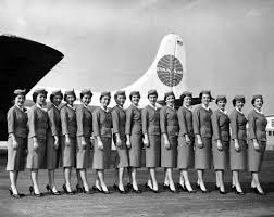 Tampoco Podian Quedar Atras Las Aeromozas De Pan American World Airways La Popular Panam Uniformes Cortesia Auxiliar De Vuelo Fotografia Antigua Aeromozas