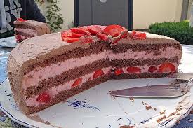 Gebacken mit kokosblütenzucker, kokosöl, gemahlenen mandeln und einem topping aus erdbeeren auf schmand. Erdbeer Schoko Torte Beste Essen