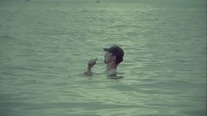 Hai triệu năm có thể không đáp ứng được tính thẩm mỹ nhưng đôi khi nghệ thuật không chỉ phản ánh cái đẹp mà nó còn phản ánh cái thực và cái chân. Nhá» Láº·n Ngá»¥p Giá»¯a Biá»ƒn Tá»« Ä'áº§u Ä'áº¿n Cuá»'i Mv Ä'en Vau Ä'a Tim Ra Thuyáº¿t Tiáº¿n Hoa Co Ä'Æ¡n Billboard Viá»‡t Nam