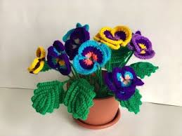 что можно связать крючком в подарок на 8 марта Anyutiny Glazki V Gorshochke Kryuchkom Chast2 Crochet Pansies In A Pot Part 2 Youtube Anyutiny Glazki Gibridnye Chajnye Rozy Cvetochnye Kompozicii