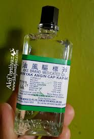 Ia adalah minyak yang jernih dan menyegarkan. Aku Dan Minyak Angin Cap Kapak Akif Imtiyaz