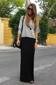 Black And White Striped Maxi Skirt Outfit Ideas Art Sweater Over Maxi Dress Maxi Skirt Outfits Maxi Outfits Cute Maxi Skirts