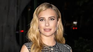 How many children does Emma Roberts have?