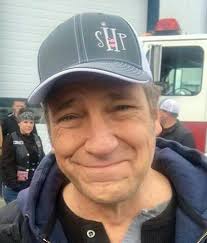 Returning the Favor" Sleep in Heavenly Peace (TV Episode 2018)