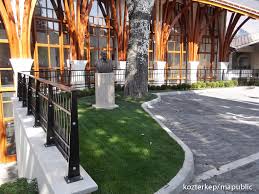 His works are characterized by an idiosyncratic style. Makovecz Imre Kozterkep