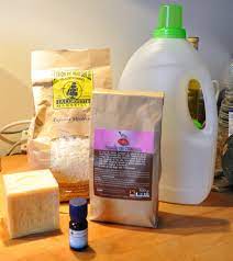 Suivez ces diy naturels, étape par étape, pour faire votre lessive maison. Recette De Lessive Et D Adoucissant Maison Blog Maison Ecologique Le Green Blog