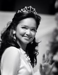 Gambar kad jemputan,koleksi hantaran dan pernikahan di antara siti nurhaliza & datuk k. The Queen Siti Nurhaliza