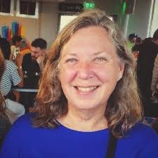 Nora Cash's Instagram, Twitter & Facebook