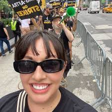 Ok I need y'all help really quick.. Black or Leopard swimsuit..?