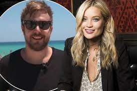 Love island presenter laura whitmore and comedian iain stirling reportedly tied the knot in an 'intimate ceremony' november. Laura Whitmore Casts Doubt On Boyfriend Iain Stirling S Love Island Role As She Questions Why He S Away For Eight Weeks Mirror Online