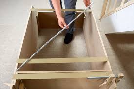 Regale selber bauen selbst de. Zusatzlichen Stauraum Schaffen Im Schrank Unter Der Treppe Selbermachen De