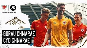 Maillot pays de galles 2016 rouge. Pays De Galles Euro 2020 Les Maillots De Football Avec Adidas