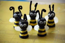 Black And White Insect With Stinger Honey Bee School With Arianne Cope Of Still Parenting Honey Bee Preschool Insects Crafts Bee Crafts
