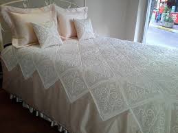 Dantel Yatak Ortusu Ve Semasi Yatak Ortusu Yatak Odasi Dekorasyon Fikirleri Ve Yatak Ortuleri