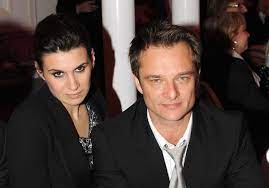 Oui, depuis plusieurs décennies, david hallyday s'est construit une carrière essentiellement dans la musique. David Hallyday Qui Est Alexandra Pastor La Mere De Son Fils Cameron Elle