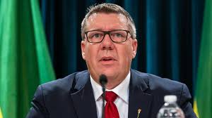 Moe says he doesn't know how teachers would be punished for not following  pronoun law