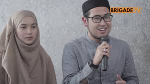 Bekas kekasih penyanyi naim daniel, dayana amerda menuntut hak cipta bersama lagu sumpah yang dinobatkan sebagai. Ceritahati Azhar Hilmi Bersama Hadi Mazlan Dayana Amerda Youtube