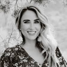 Sally Popa's Instagram, Twitter & Facebook