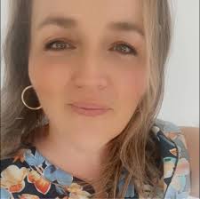 What are the pros and cons of staying at the Summit in Panama City Beach?