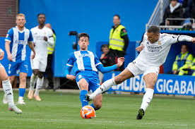 Mbappe nhận thẻ đỏ, Real Madrid thót tim chờ án phạt nặng