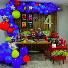 Abajo te ofrecemos unas ideas sencillas para hacer que las sillas no sólo entonen sino también formen una pieza clave en la ambientación envueltas en tul: Fiestas Para Nino Ideas Para Las Fiestas Infantiles Para Mujeres Hombres 15 Anos Y Bodas