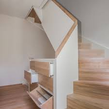 Den Raum Unter Der Treppe Sinnvoll Nutzen Treppe Mit Einbauschrank Gewendelte Treppe Treppe Einbauschrank Treppe