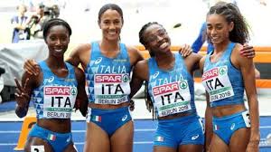 L'altro è rappresentato dalle belle facce della staffetta azzurra 4×400 , medaglia d'oro ai giochi del mediterraneo a tarragona, in spagna: Atletica Europei La 4x400 Donne In Finale