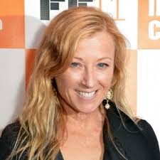 Cindy Sherman, la fotógrafa que rompe con el modelo tradicional del  autorretrato