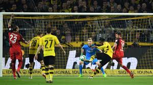There is a 17% chance that eintracht frankfurt will win. Borussia Dortmund Vs Eintracht Frankfurt Preview Classic Encounter Key Battle Team News More 90min