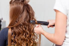 Kneten sie zum schluss noch etwas lockencreme ins haar. Die 16 Besten Ideen Zu Glatteisen Locken Locken Machen Locken Mit Glatteisen Haar Styling