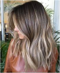 1001 ideen und bilder zum thema strahnchen selber machen aschblond farben aschblond dunkelblondes haar mit highlights