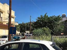 Σε κατάσταση σοκ παραμένει ο 32χρονος πιλότος, ο οποίος τα ξημερώματα της τρίτη είδε να σκοτώνουν μπροστά στα μάτια του την 20χρονη σύζυγό του ενώ δίπλα βρισκόταν το 11 μηνών. P8qayluxkzqolm