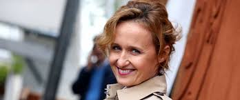 Six sites permettent d'acheminer les appels aux numéros d'urgence. Caroline Roux C Dans L Air Evoque Ses Enfants Et Le Luxe De Les Avoir Aupres D Elle Gala