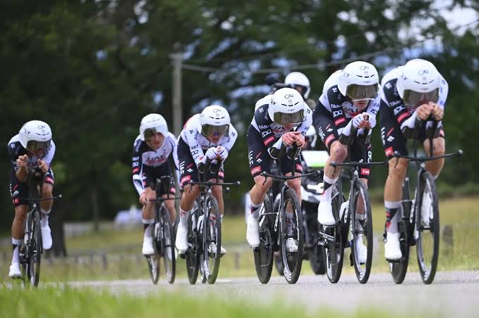 Escándalo en el Tour: el feo gesto del UAE con TotalEnergies
