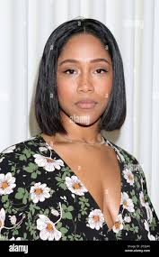 Shan Moreno's Instagram, Twitter & Facebook