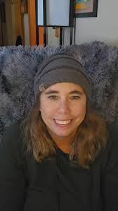 Grease-themed party. Singing. Dancing. Full karaoke commitment. And I did  it all completely sober 💃🎤 Lucky Saint IPA (new Orange one recommended by  @zofialouise_ ) in hand, belting out Grease like it