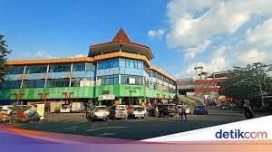 Pasar yang terletak di jl. Ada Pedagang Kena Corona Meninggal Pasar Kliwon Kudus Ditutup 2 Hari