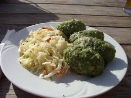 La variante light dei canederli allo speck: Canederli Agli Spinaci E Burro Con Contorno Di Crauti E Spek Bild Von Sofie Hutte Ortisei St Ulrich In Groeden Tripadvisor